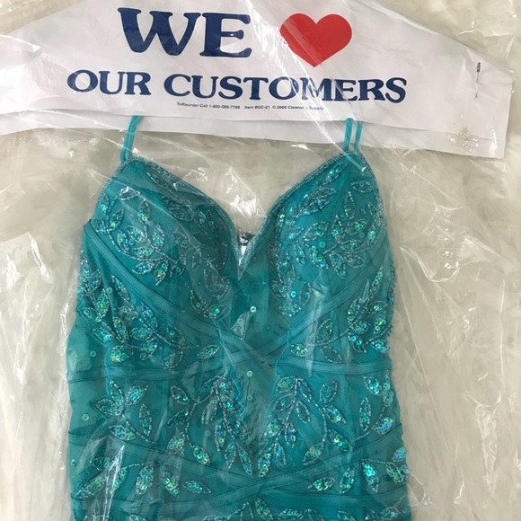Teal Prom Dress. Size XL. - Picture 2 of 9